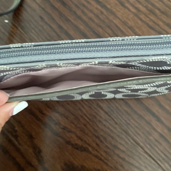 Coach mini Zip up wristlet - Picture 2 of 5